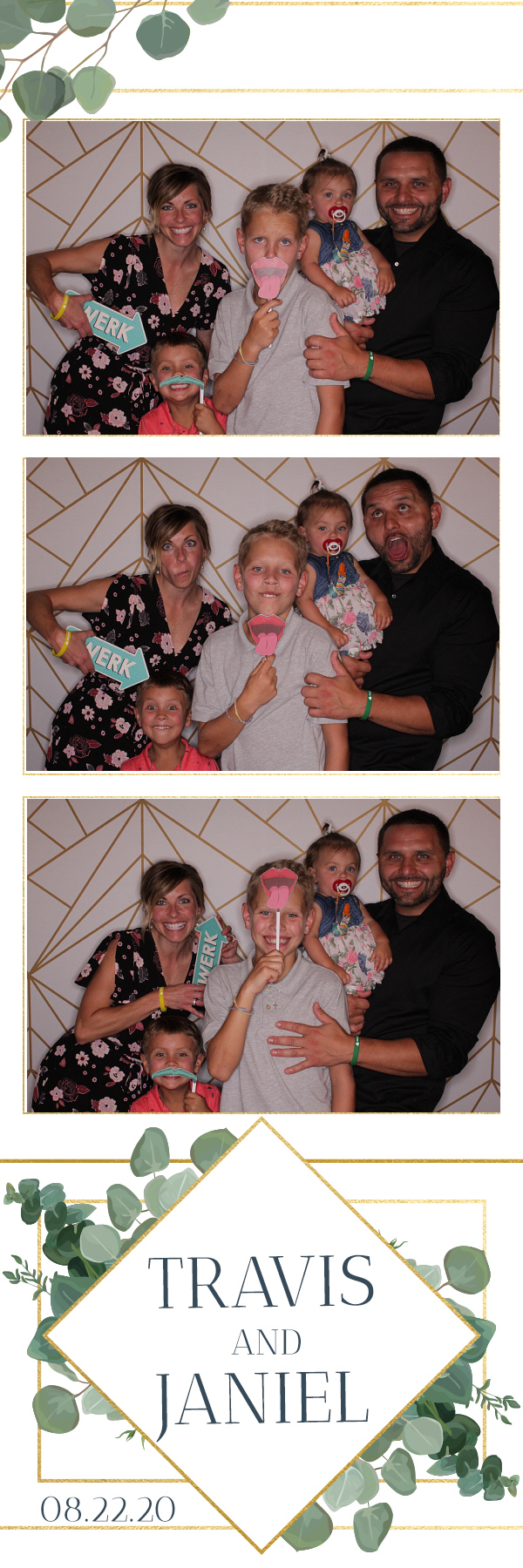 Jacquie & Dennis’ Wedding | View more photos from the event at gallery.photoboothbillings.com/u/PhotoBoothBillings/Jacquie-Dennis’-Wedding-0